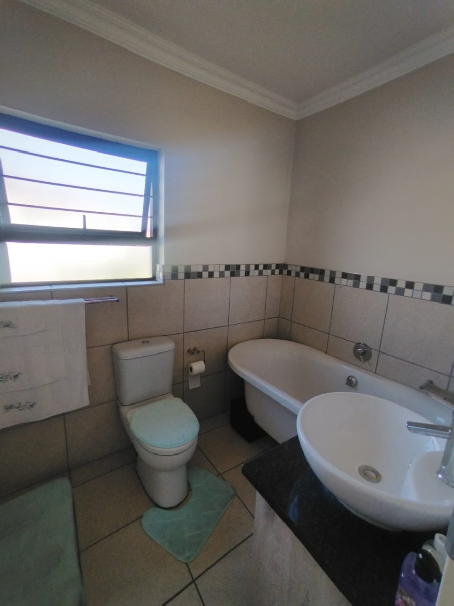 3 Bedroom Property for Sale in Ngwenya River Estate North West